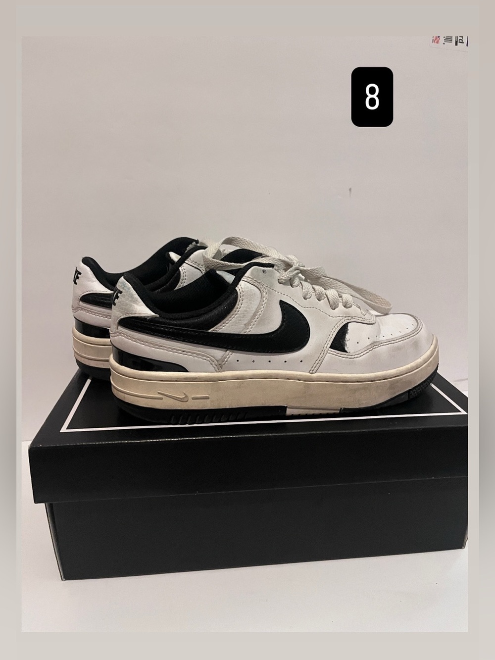 6 pairs of women’s shoes